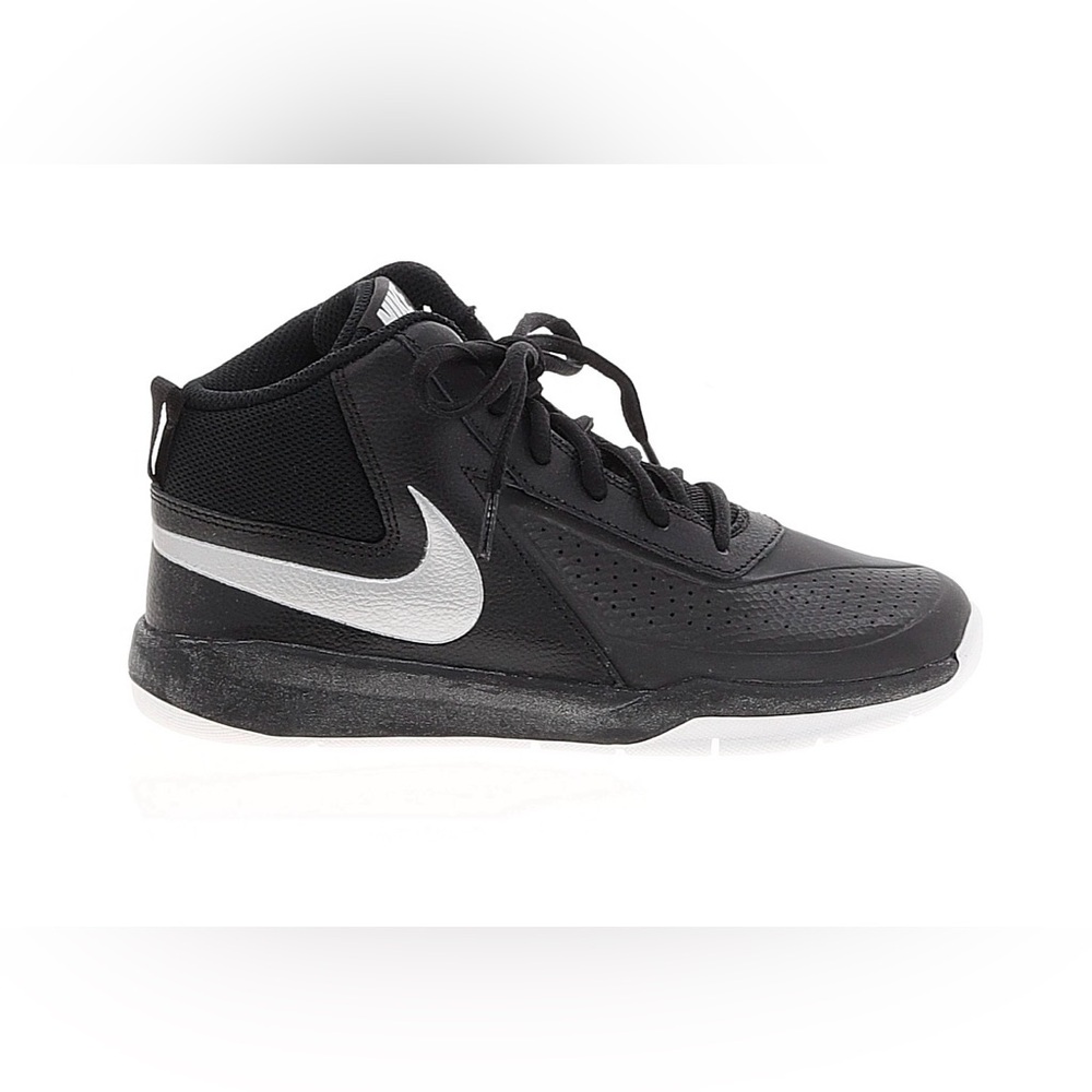 Nike Team Hustle D7 GS Black Silver Basketball Shoes Youth Size 3 NIB boys kids